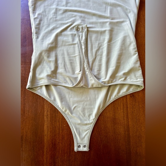 Abercrombie Soft Matte Seamless Squareneck Bodysuit - Picture 7 of 9